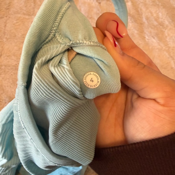 Women's Lulu Ebb to street Tank! - Picture 3 of 3